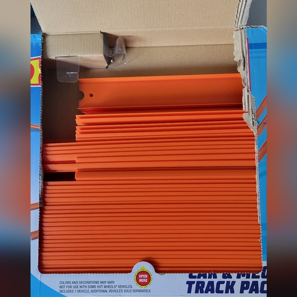 💙💙💙 LIKE NEW HotWheels Track Builder and Tracks - Picture 6 of 6